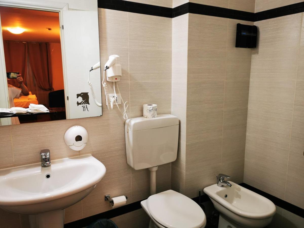 New Alexander Hotel Генуя Экстерьер фото